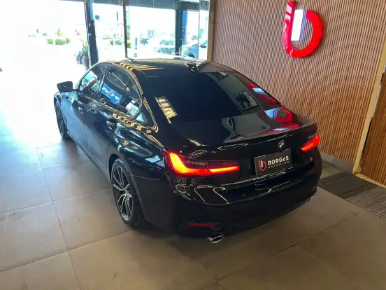 BMW-320i-2019