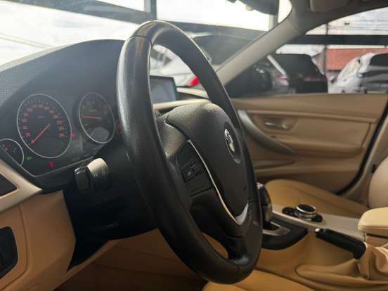 BMW-320i-2.0 16V TURBO ACTIVE FLEX 4P AUTOMÁTICO BMW-320i-2013