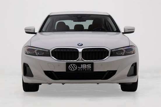 BMW-320i-2022