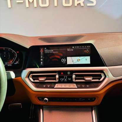 BMW-320i-2021