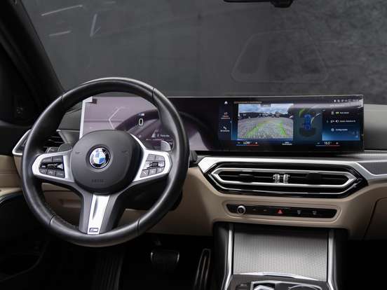 BMW-320i-2023