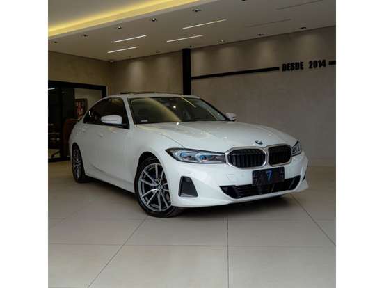 BMW-320i-2022