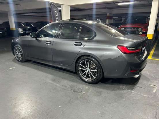 BMW-320i-2020