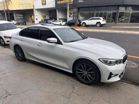 BMW-320i-2020