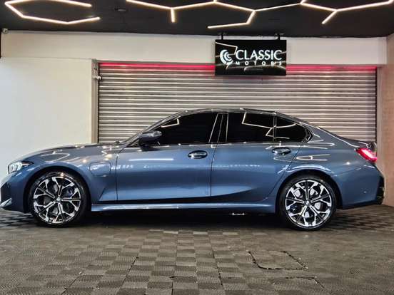 BMW-330e-2026
