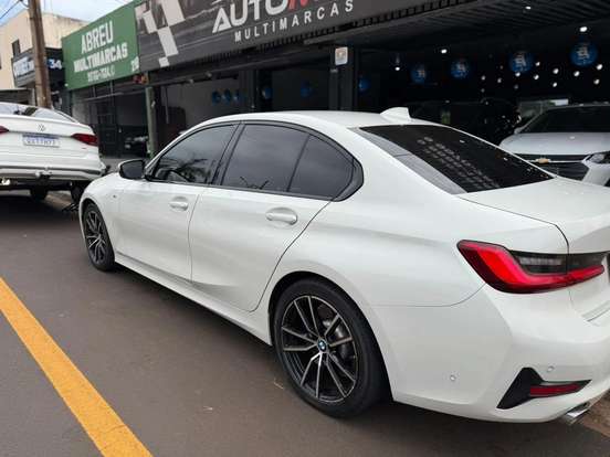 BMW-330i-2020