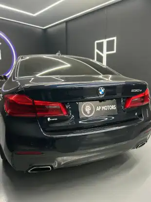 BMW-530e-2020