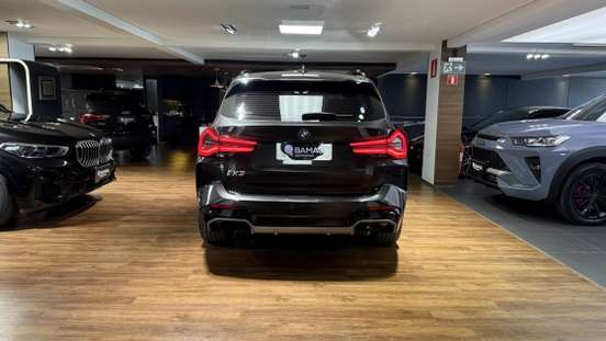 BMW-iX3-2023