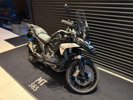 BMW-R 1300 GS TRIPLE BLACK BMW-R 1300 GS TRIPLE BLACK-2025