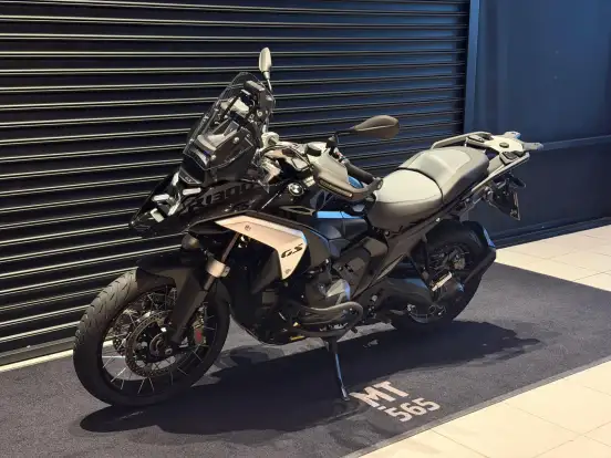 BMW-R 1300 GS TRIPLE BLACK BMW-R 1300 GS TRIPLE BLACK-2025