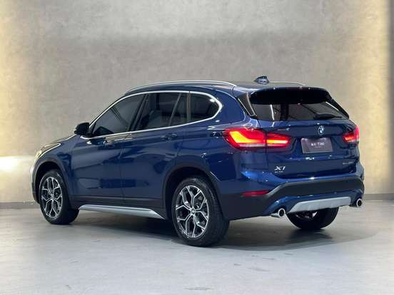 BMW-X1-2021