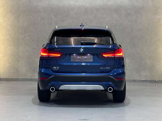 BMW-X1-2021