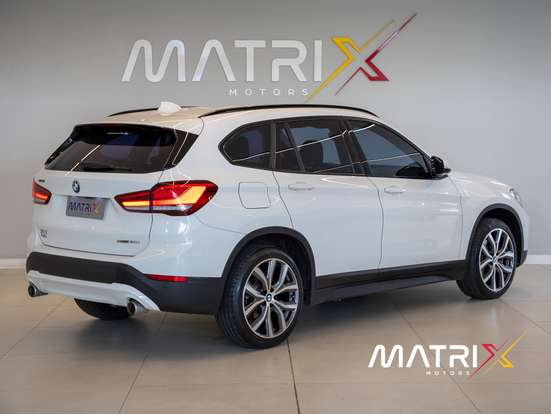 BMW-X1-2.0 16V TURBO ACTIVEFLEX SDRIVE20I X-LINE 4P AUTOMÁTICO BMW-X1-2022