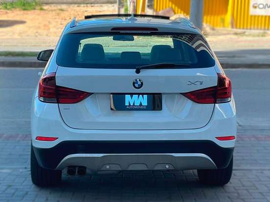 BMW-X1-2012