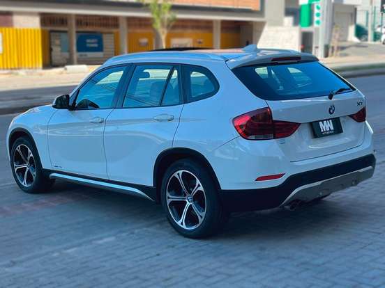 BMW-X1-2012