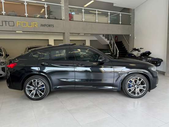 BMW-X4-2022