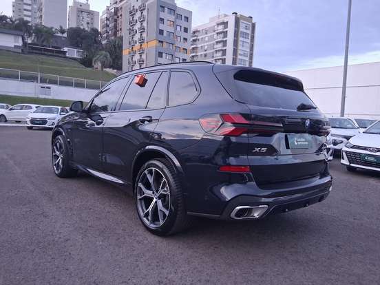 BMW-X5-2024