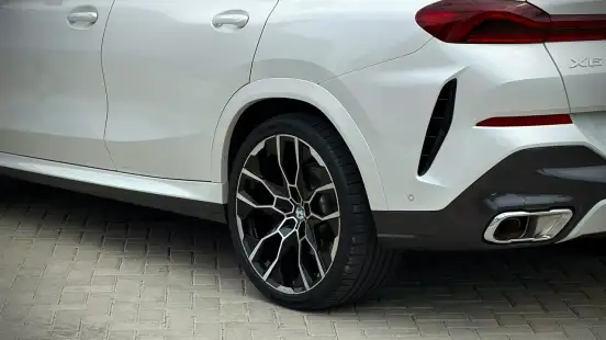 BMW-X6-2022