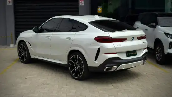 BMW-X6-2022