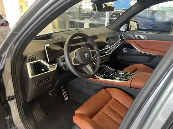 BMW-X7-2025