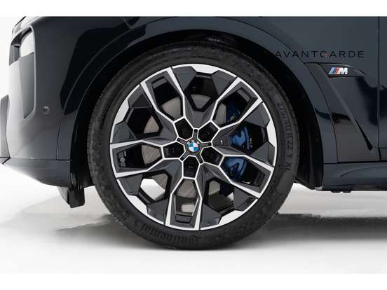 BMW-X7-4.4 V8 GASOLINA M60i STEPTRONIC BMW-X7-2024