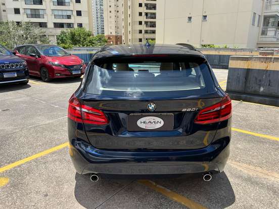 BMW-220i-2.0 CAT GP 16V TURBO ACTIVEFLEX 4P AUTOMÁTICO BMW-220i-2015