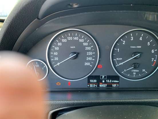 BMW-320i-2013