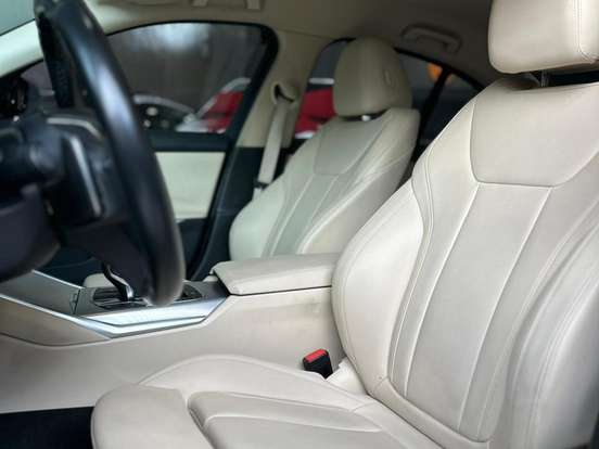 BMW-320i-2.0 16V TURBO GASOLINA SPORT AUTOMÁTICO BMW-320i-2019