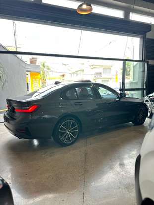 BMW-320i-2019