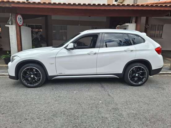 BMW-X1-2011