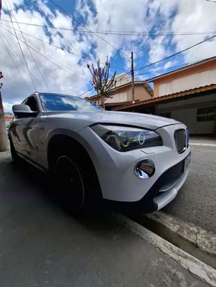 BMW-X1-2011