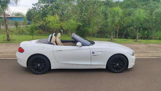 BMW-Z4-2.5 I6 GASOLINA SDRIVE23I AUTOMÁTICO BMW-Z4-2011
