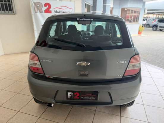 CHEVROLET-AGILE-2011