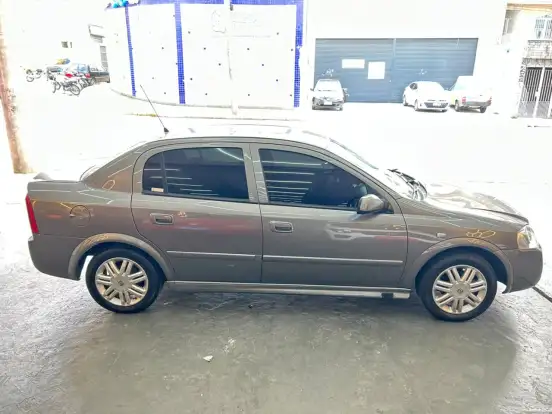 CHEVROLET-ASTRA-2.0 MPFI CD SEDAN 8V GASOLINA 4P MANUAL CHEVROLET-ASTRA-2004