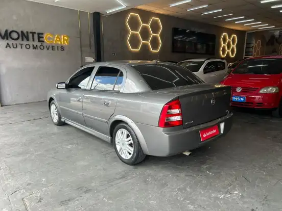 CHEVROLET-ASTRA-2.0 MPFI CD SEDAN 8V GASOLINA 4P MANUAL CHEVROLET-ASTRA-2004