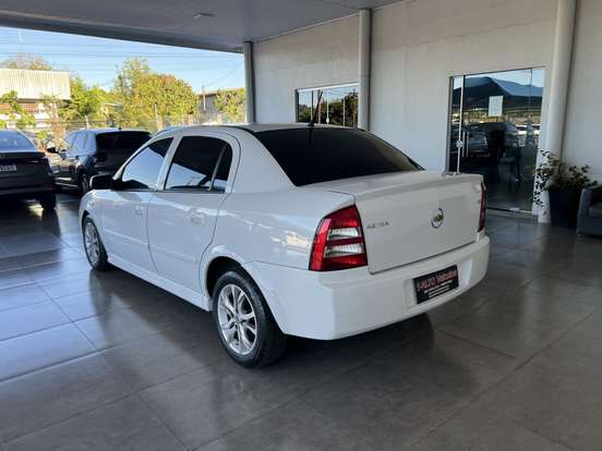 CHEVROLET-ASTRA-2010