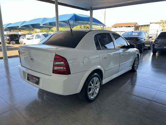 CHEVROLET-ASTRA-2010