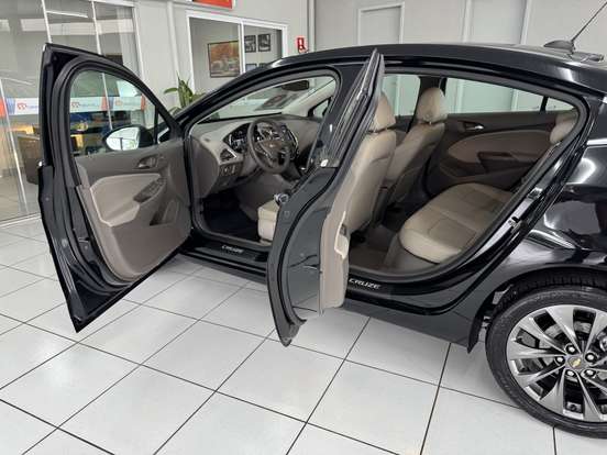 CHEVROLET-CRUZE-2018
