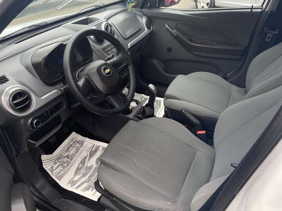 CHEVROLET-MONTANA-2012
