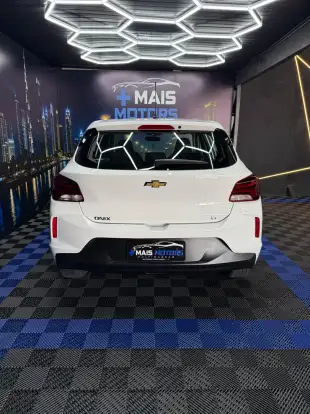 CHEVROLET-ONIX-2022