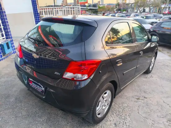 CHEVROLET-ONIX-2018