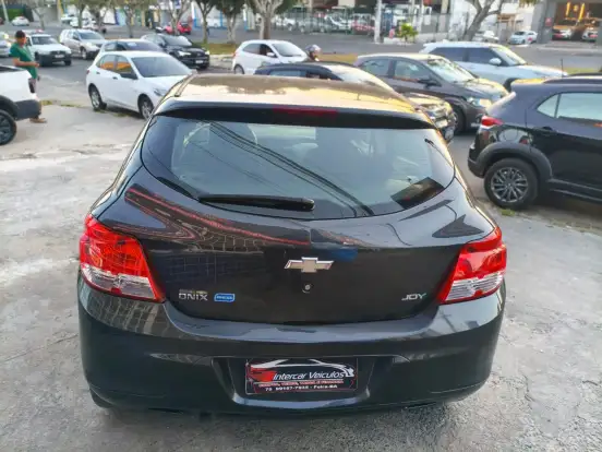 CHEVROLET-ONIX-2018