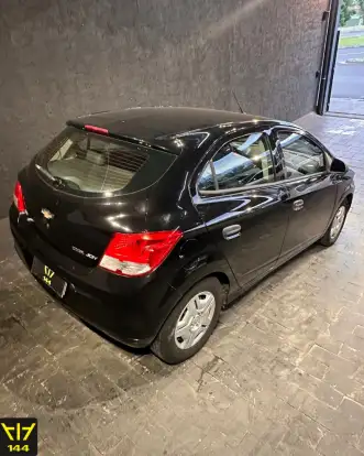 CHEVROLET-ONIX-2016