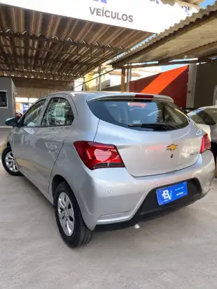 CHEVROLET-ONIX-2017