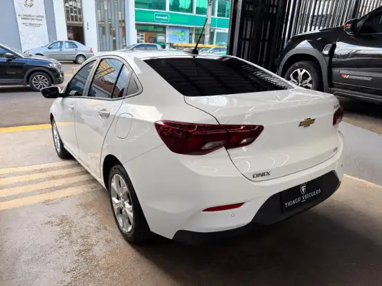 CHEVROLET-ONIX-2022