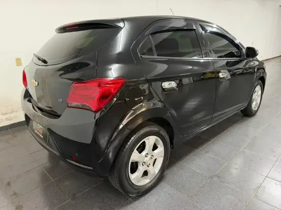 CHEVROLET-ONIX-2018