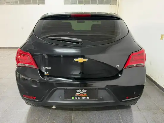CHEVROLET-ONIX-2018