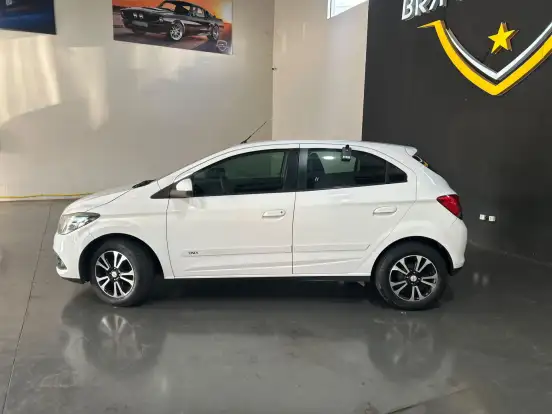 CHEVROLET-ONIX-1.4 MPFI LT 8V FLEX 4P MANUAL CHEVROLET-ONIX-2014