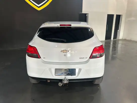 CHEVROLET-ONIX-2014