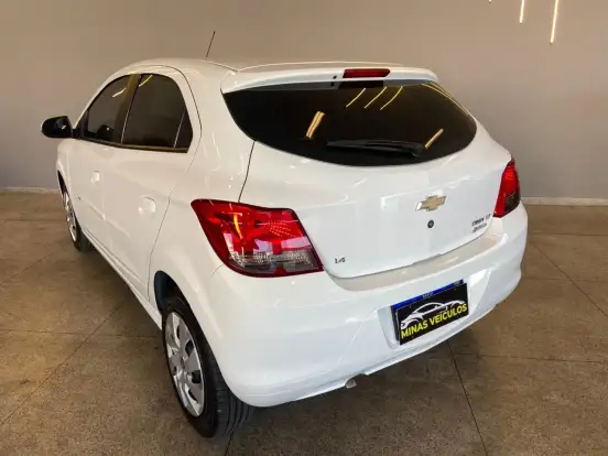 CHEVROLET-ONIX-1.4 MPFI LT 8V FLEX 4P MANUAL CHEVROLET-ONIX-2015